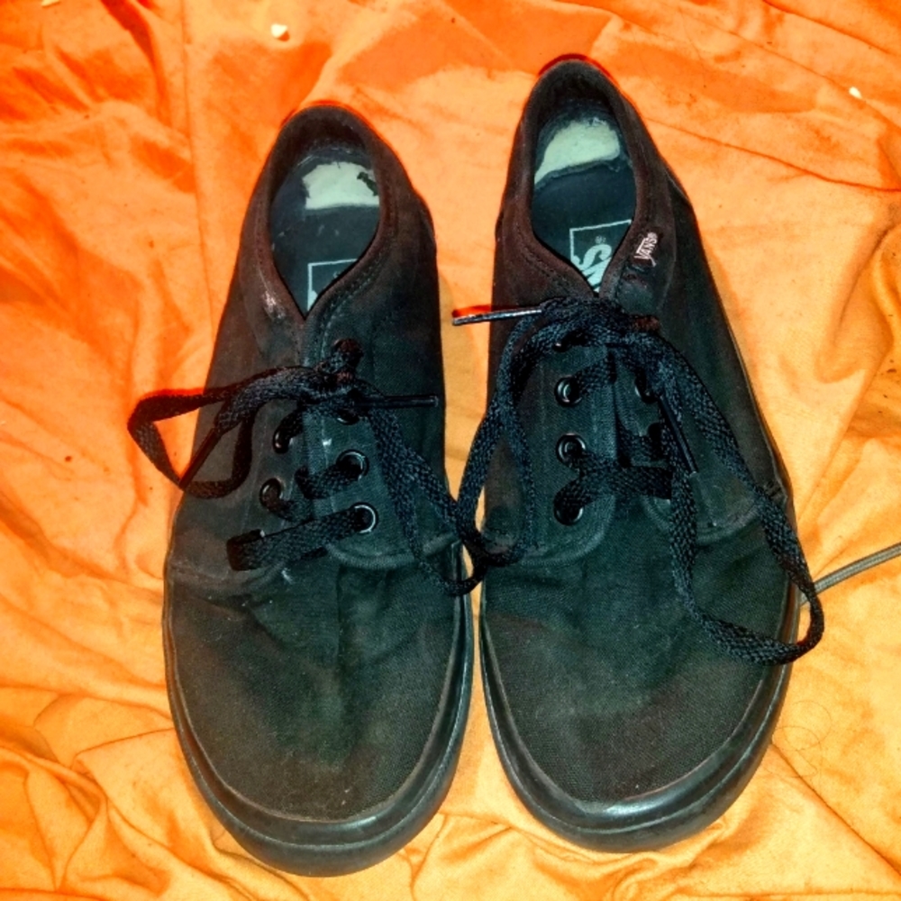 Vans Women's Black Canvas Low Top Sneakers